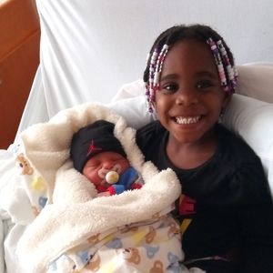 Meet your Posher, Ebony